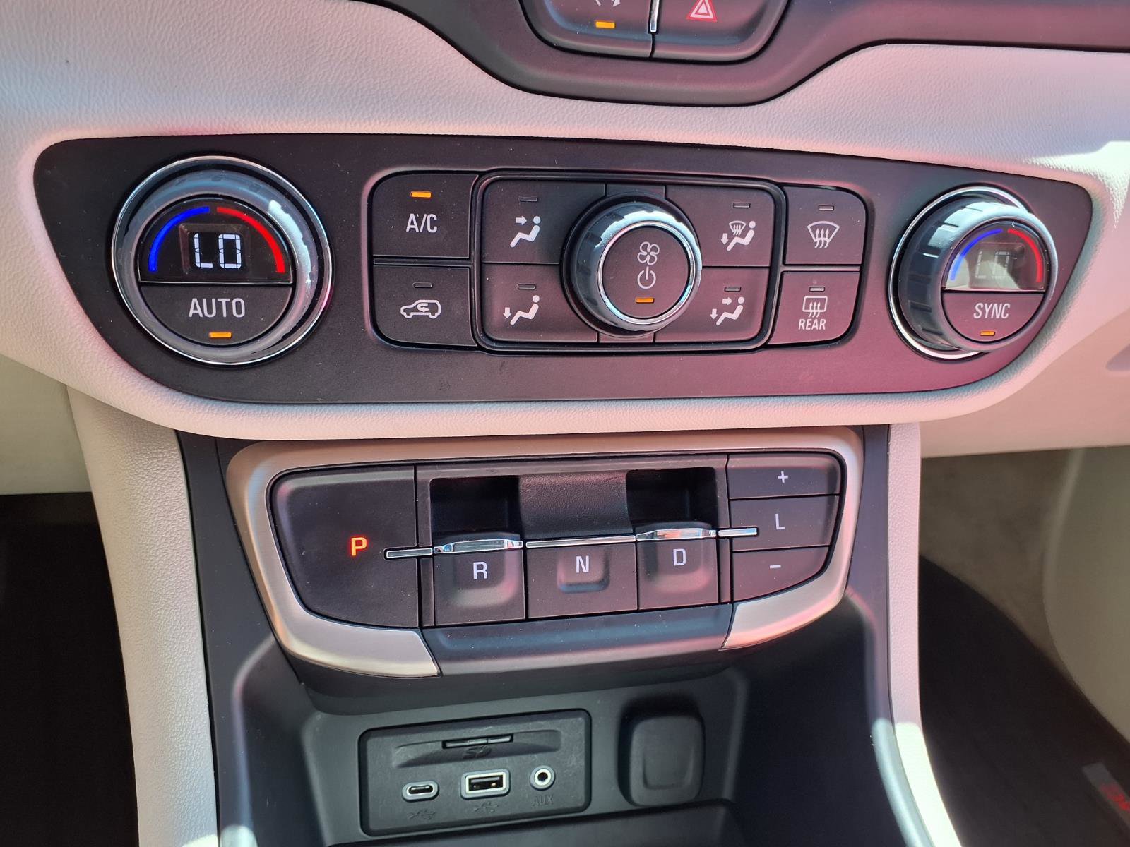 Used 2023 GMC Terrain Denali AWD/4WD image 10