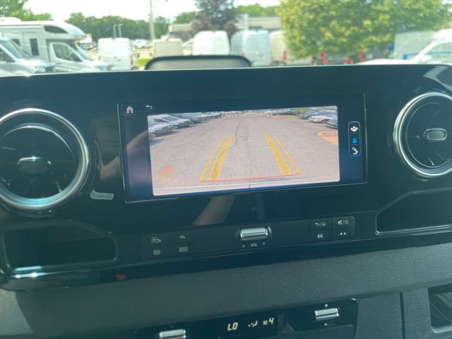 Used 2025 Mercedes-Benz Sprinter 2500 image 32