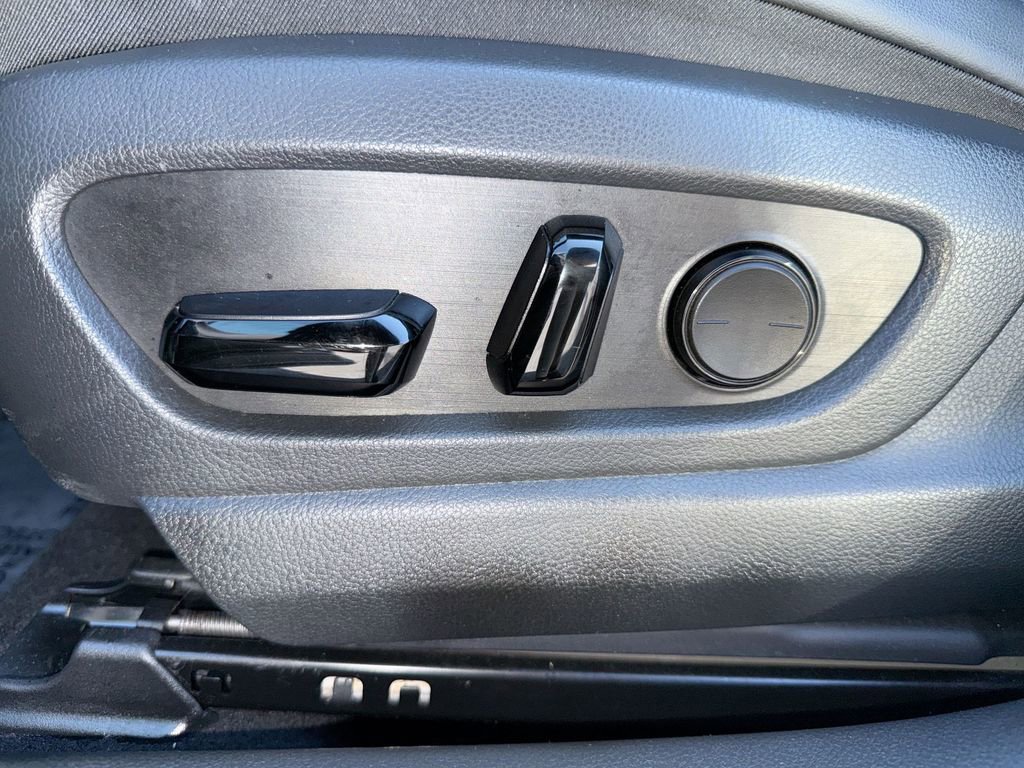 Used 2025 Lexus UX 300h AWD w/ Cold Area Package image 13