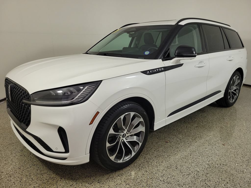 Certified 2025 Lincoln Aviator 2WD w/ Jet Appearance Package image 4
