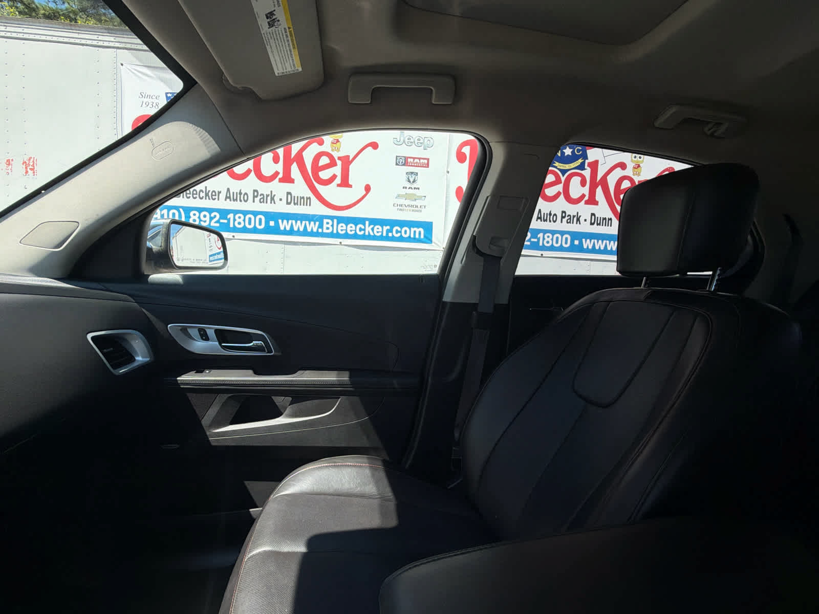 Used 2016 Chevrolet Equinox LTZ w/ Enhanced Convenience Package FWD image 28