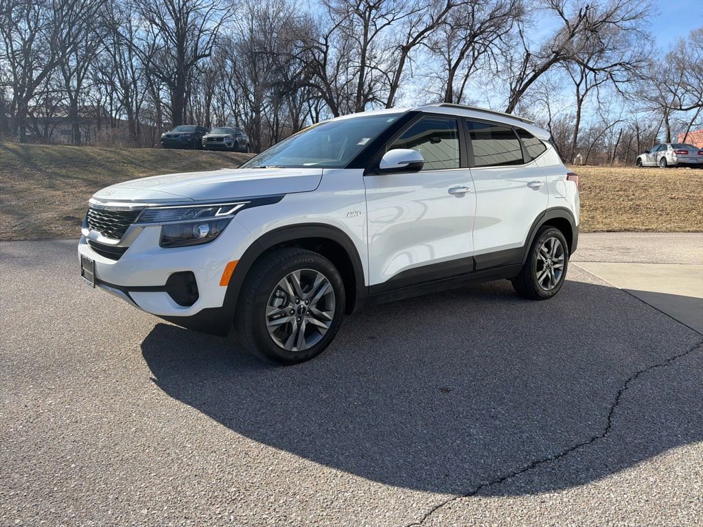 Certified 2023 Kia Seltos S image 7