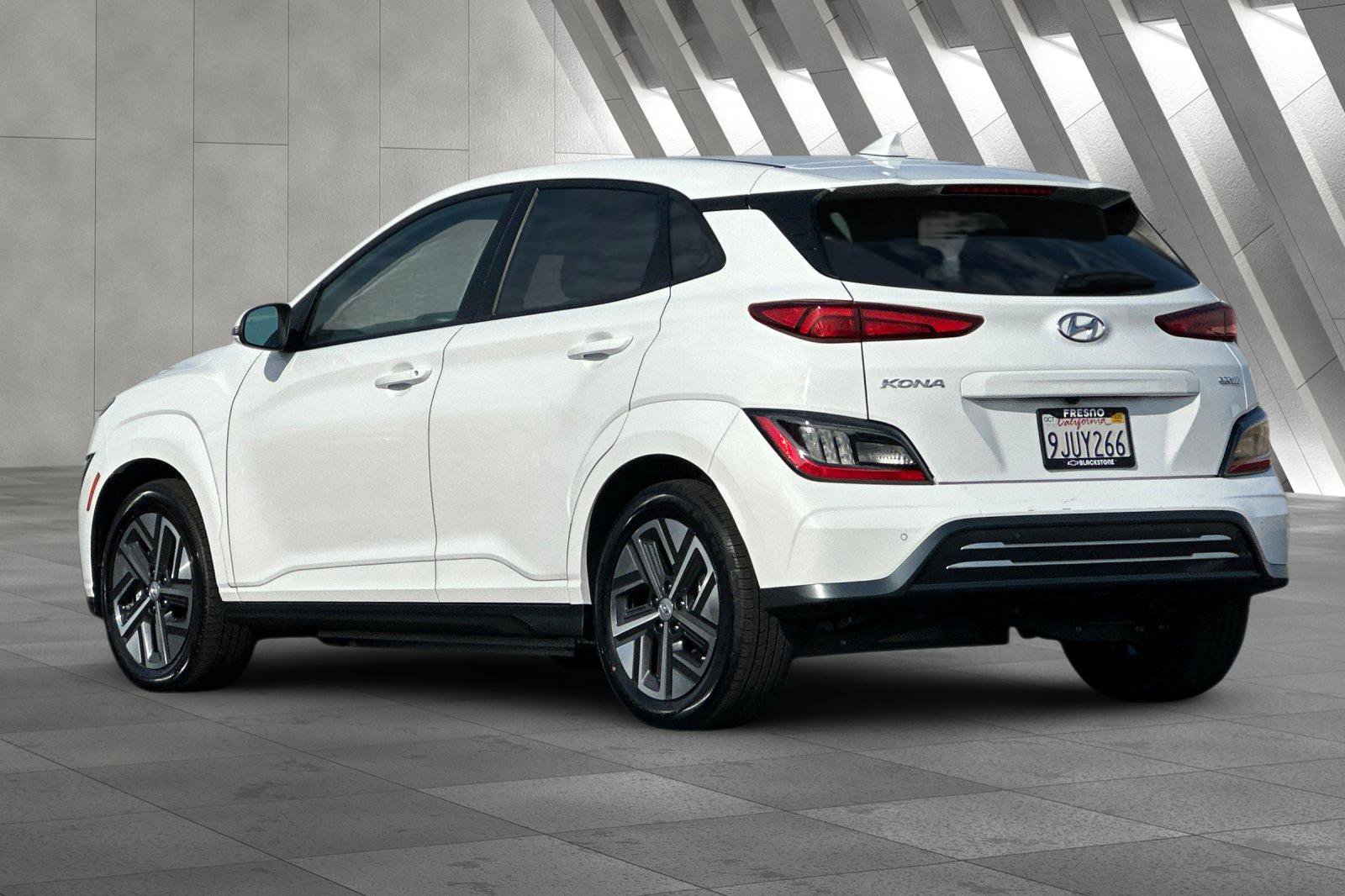 Used 2023 Hyundai Kona Limited w/ Cargo Package image 6