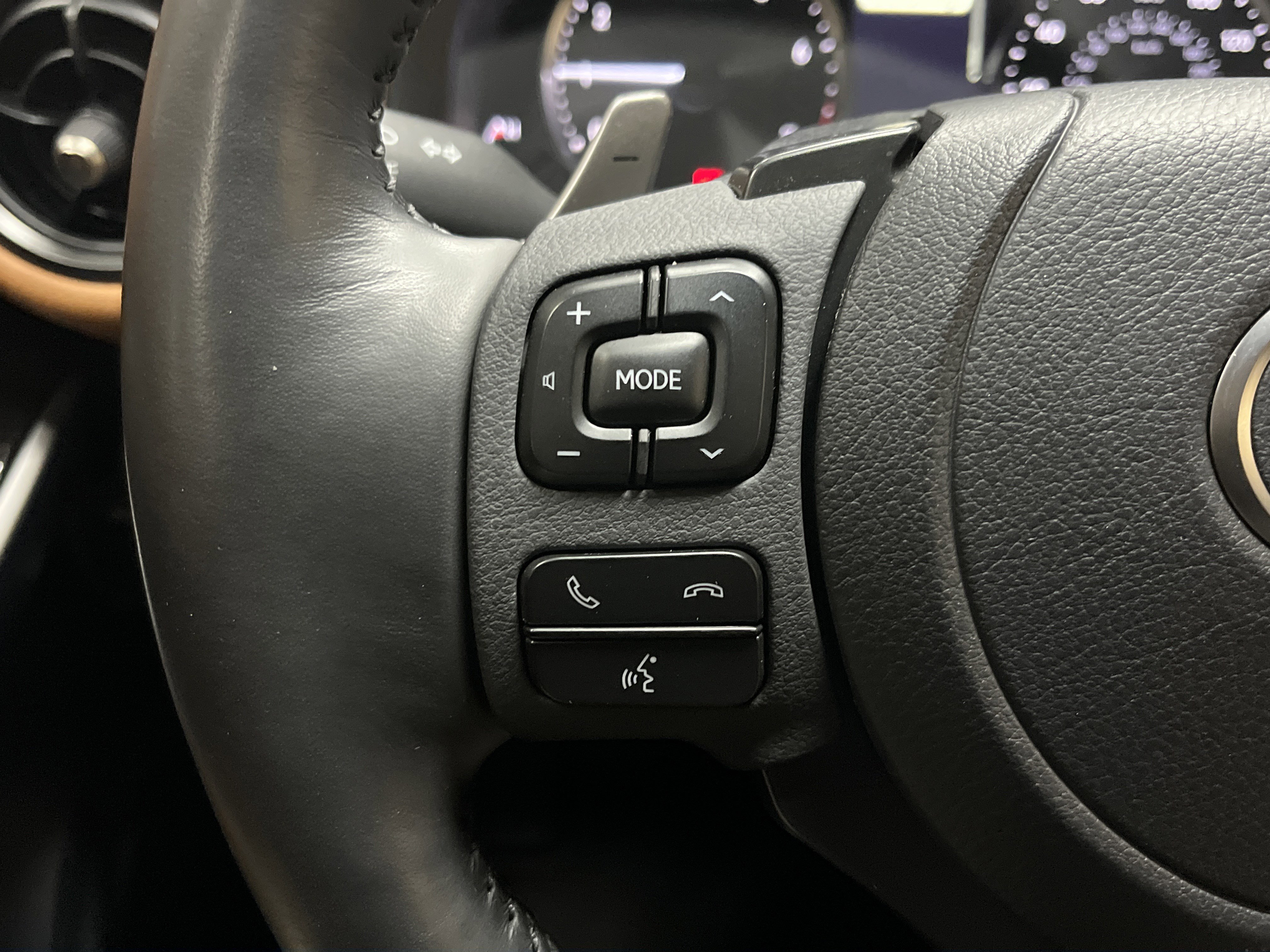 Used 2025 Lexus IS 350 F Sport w/ Accessory Package 2 image 18