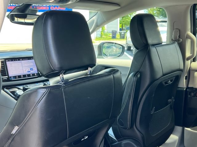 Used 2023 Chrysler Pacifica Touring-L FWD image 36