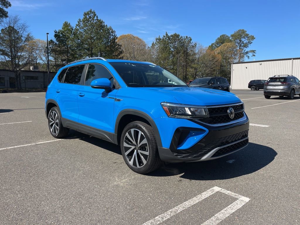 Used 2024 Volkswagen Taos SE image 4