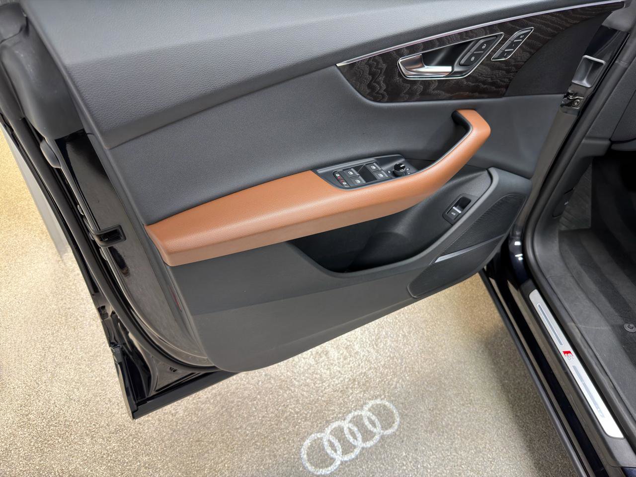 Used 2021 Audi Q8 Prestige w/ Prestige Package AWD/4WD image 14
