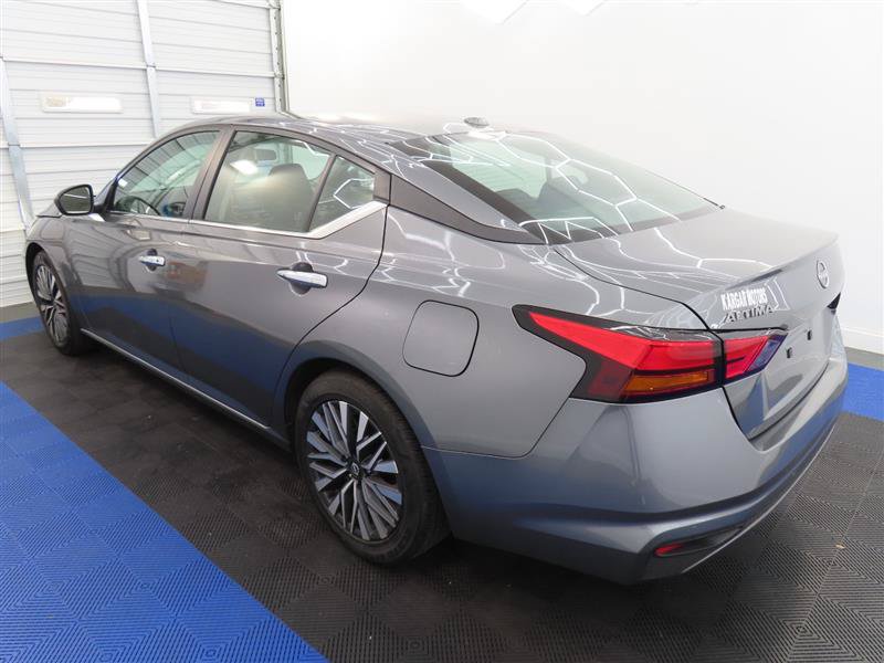 Used 2024 Nissan Altima 2.5 SV FWD image 6