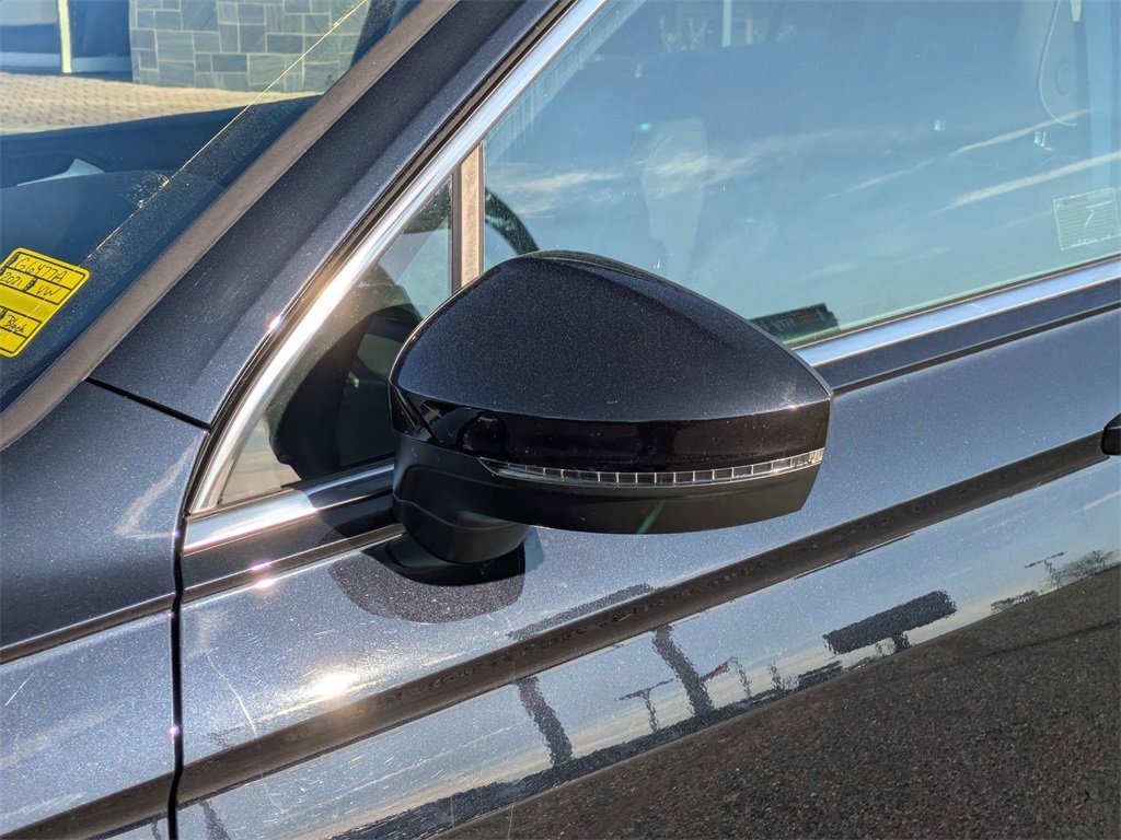 Used 2021 Volkswagen Tiguan SE image 13