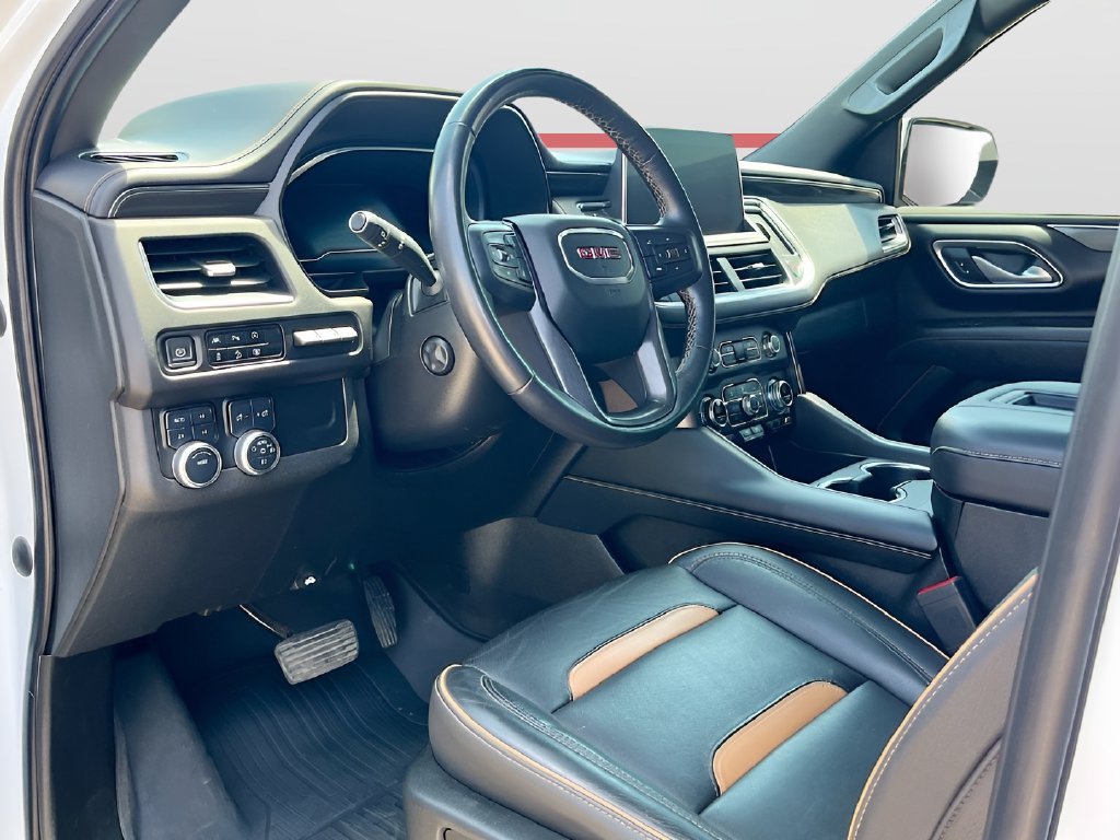 Used 2023 GMC Yukon AT4 w/ AT4 Premium Package AWD/4WD image 9