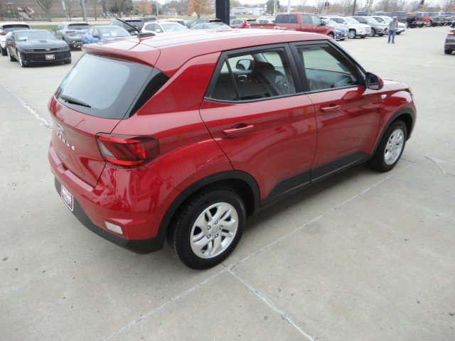 Used 2023 Hyundai Venue SE image 14