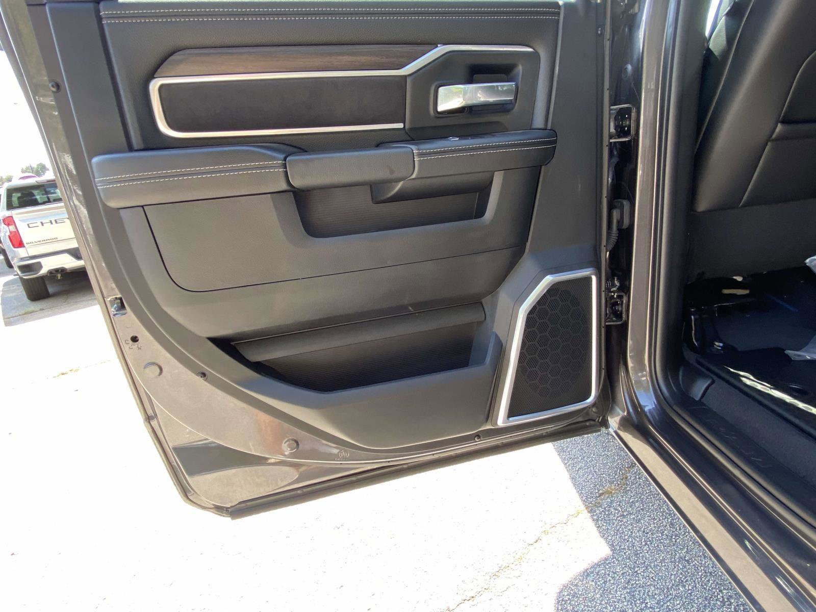 Used 2025 RAM 2500 Laramie w/ Night Edition image 16