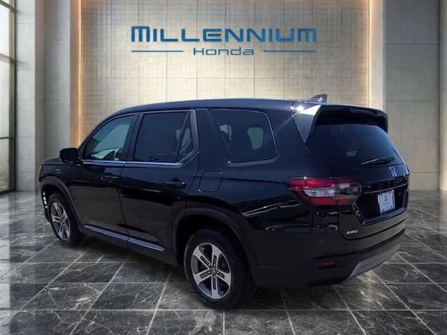 Used 2025 Honda Pilot EX-L image 35