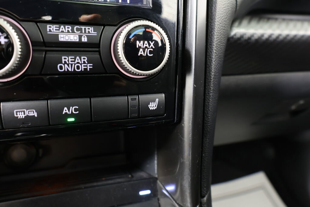 Used 2022 Subaru Ascent Onyx Edition image 37