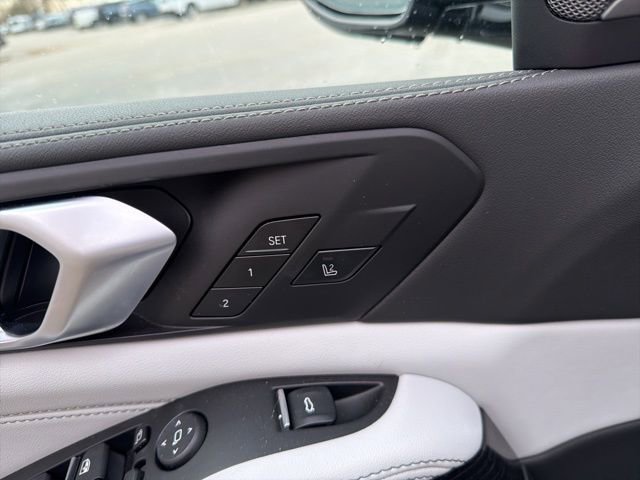 Used 2026 BMW X5 xDrive50e w/ Executive Package image 27