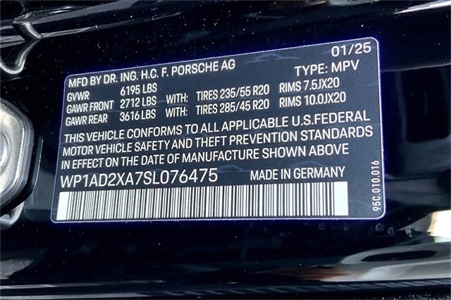 Used 2025 Porsche Macan Electric image 40