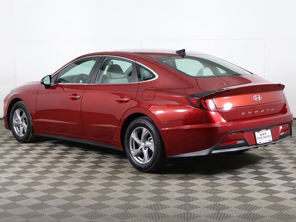 Used 2023 Hyundai Sonata SE w/ Preferred Accessory Package image 8