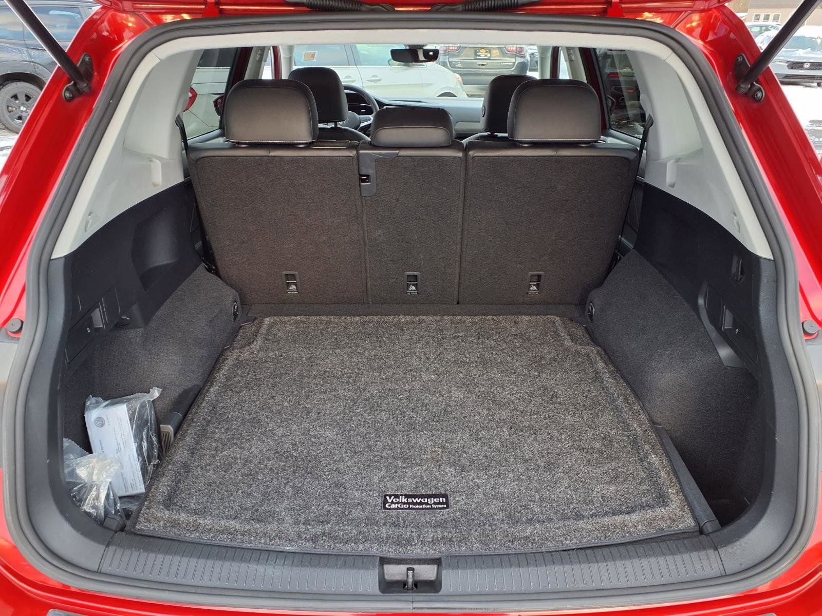 Used 2022 Volkswagen Tiguan SE image 11