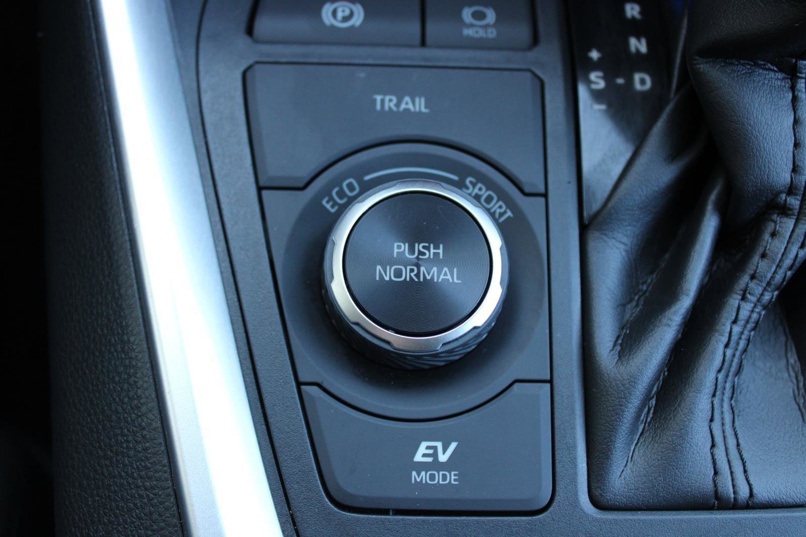 Used 2021 Toyota RAV4 AWD Hybrid image 22