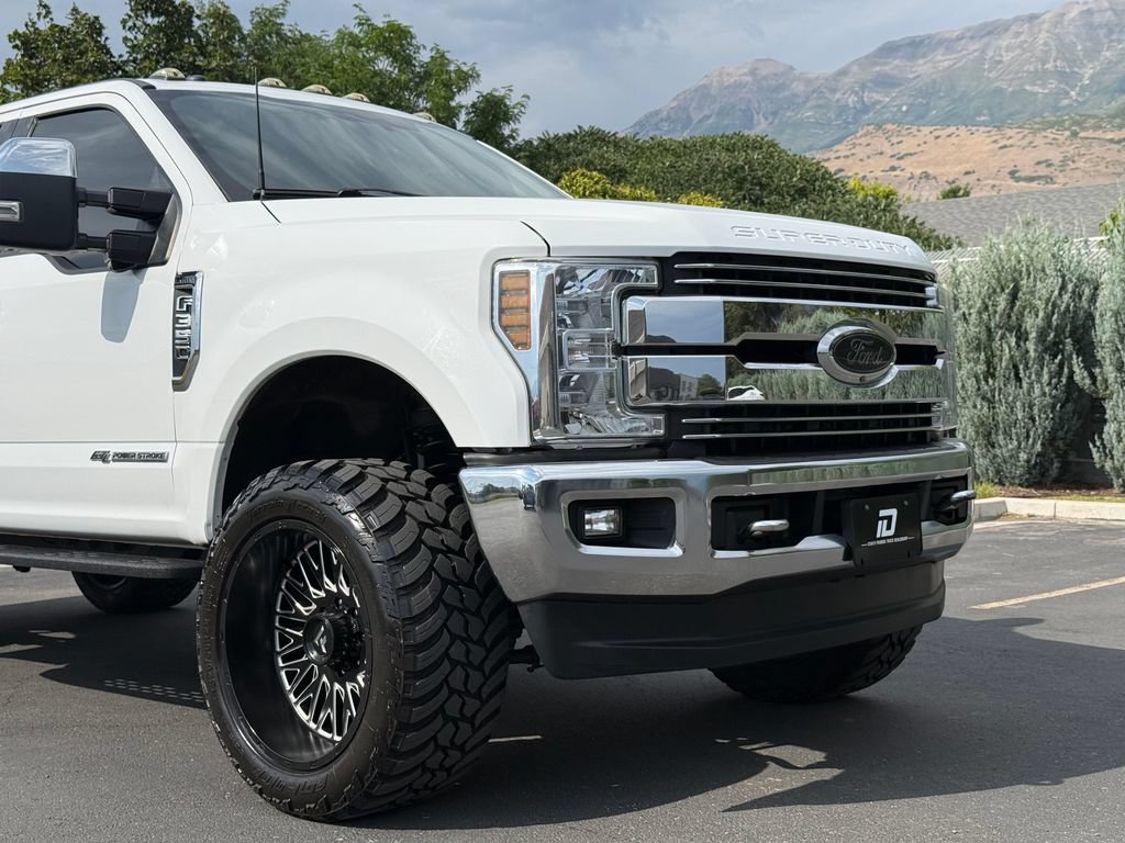 Used 2018 Ford F350 Lariat w/ Chrome Package AWD/4WD image 16