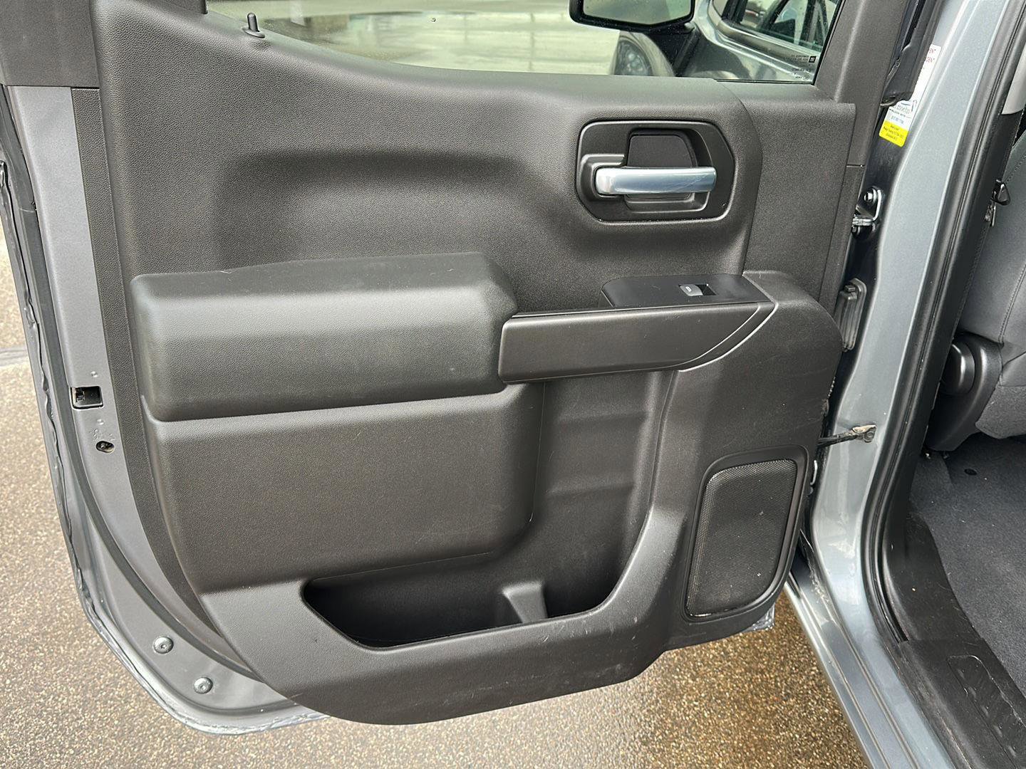 Used 2020 Chevrolet Silverado 1500 Custom w/ Custom Value Package image 16