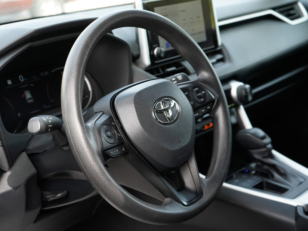 Used 2024 Toyota RAV4 XLE image 21