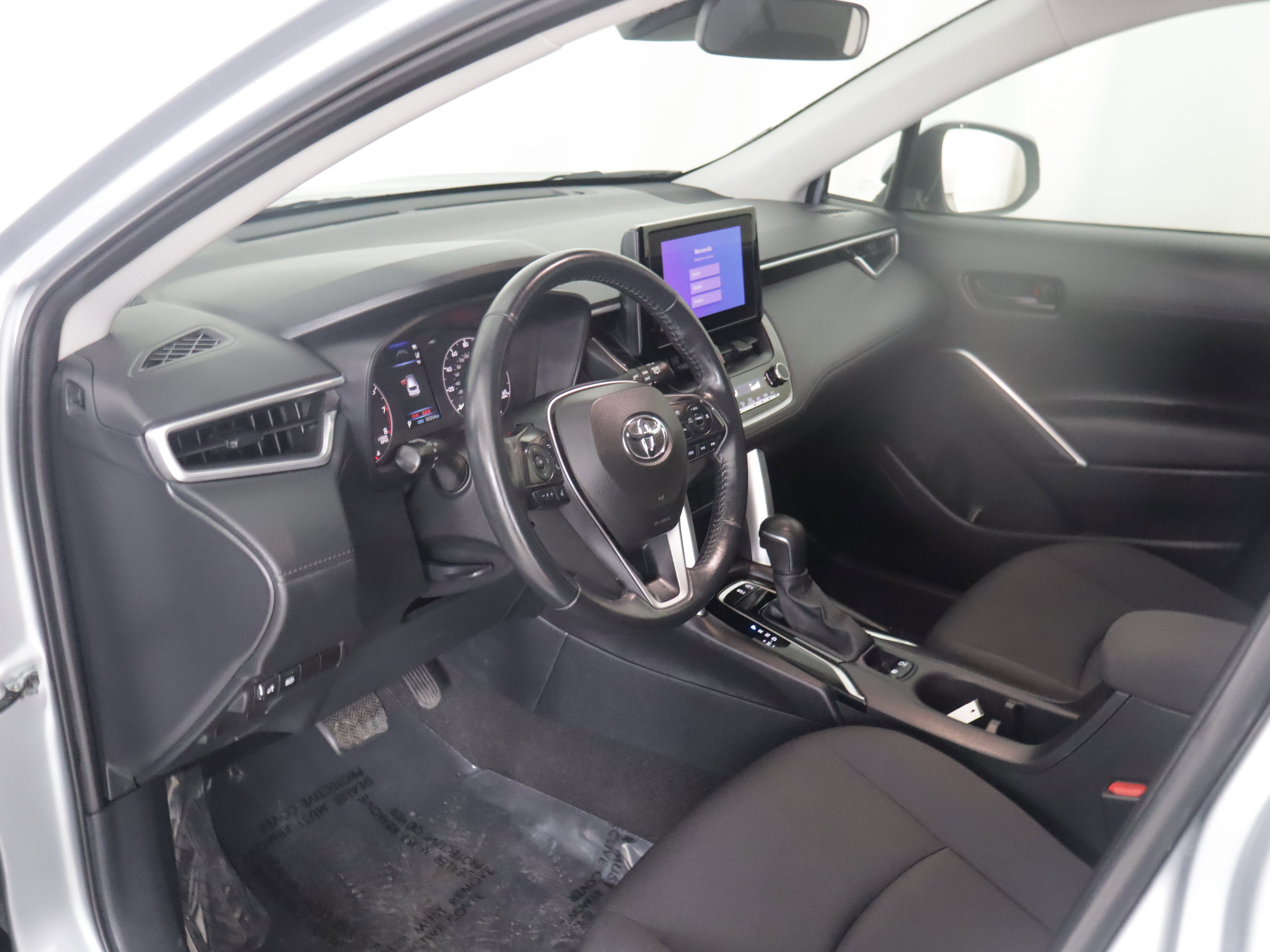 Used 2023 Toyota Corolla Cross LE image 9