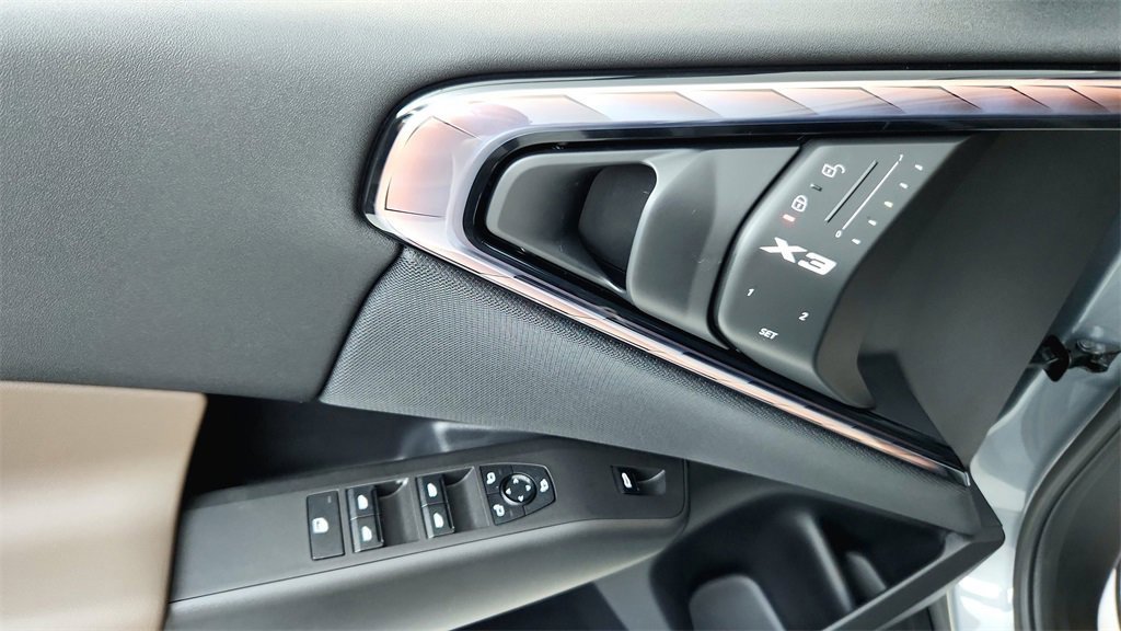 Used 2025 BMW X3 xDrive30i w/ Premium Package image 30