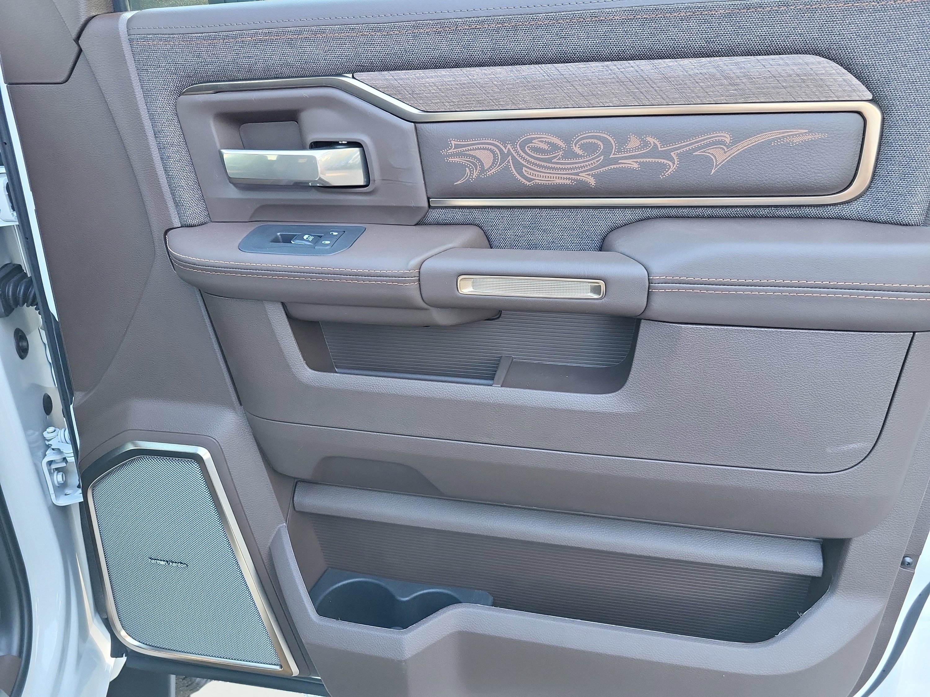 New 2026 RAM 2500 Limited image 19