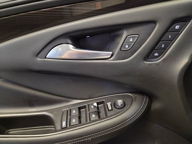 Used 2020 Buick Envision Essence w/ LPO, Active Package image 29