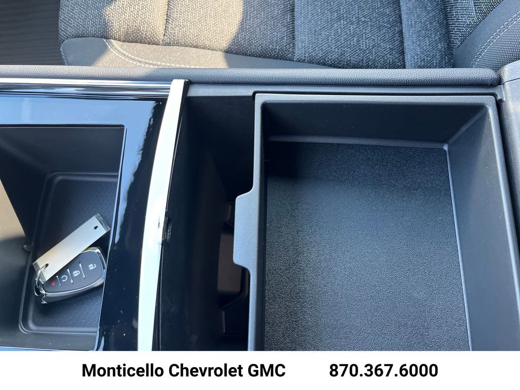 New 2026 Chevrolet Traverse LT w/ LPO, Floor Liner Package FWD image 21