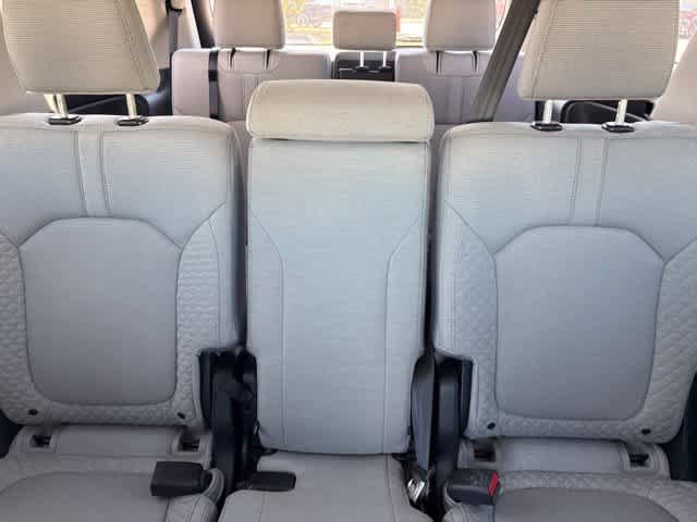 Used 2023 Honda Pilot LX image 23