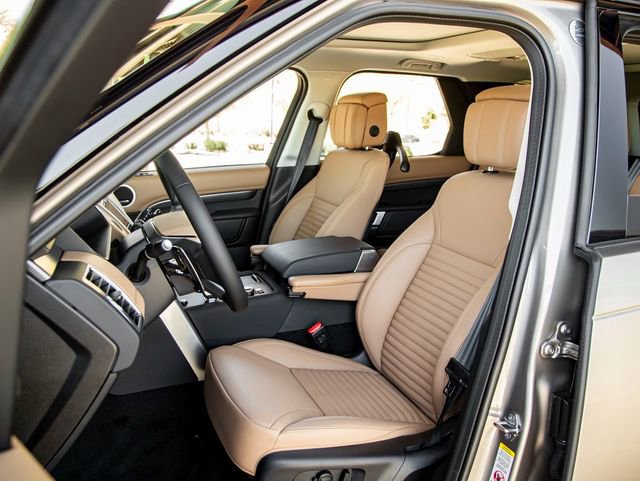 New 2025 Land Rover Discovery Metropolitan Edition AWD/4WD image 13