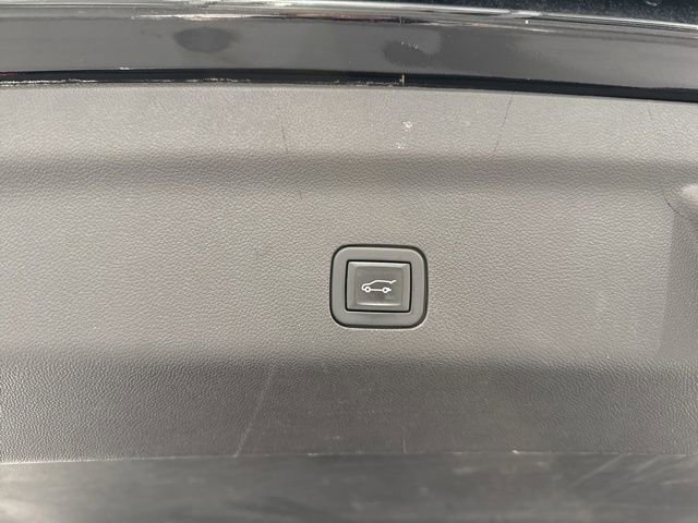 Used 2021 GMC Yukon SLT w/ SLT Luxury Plus Package image 15