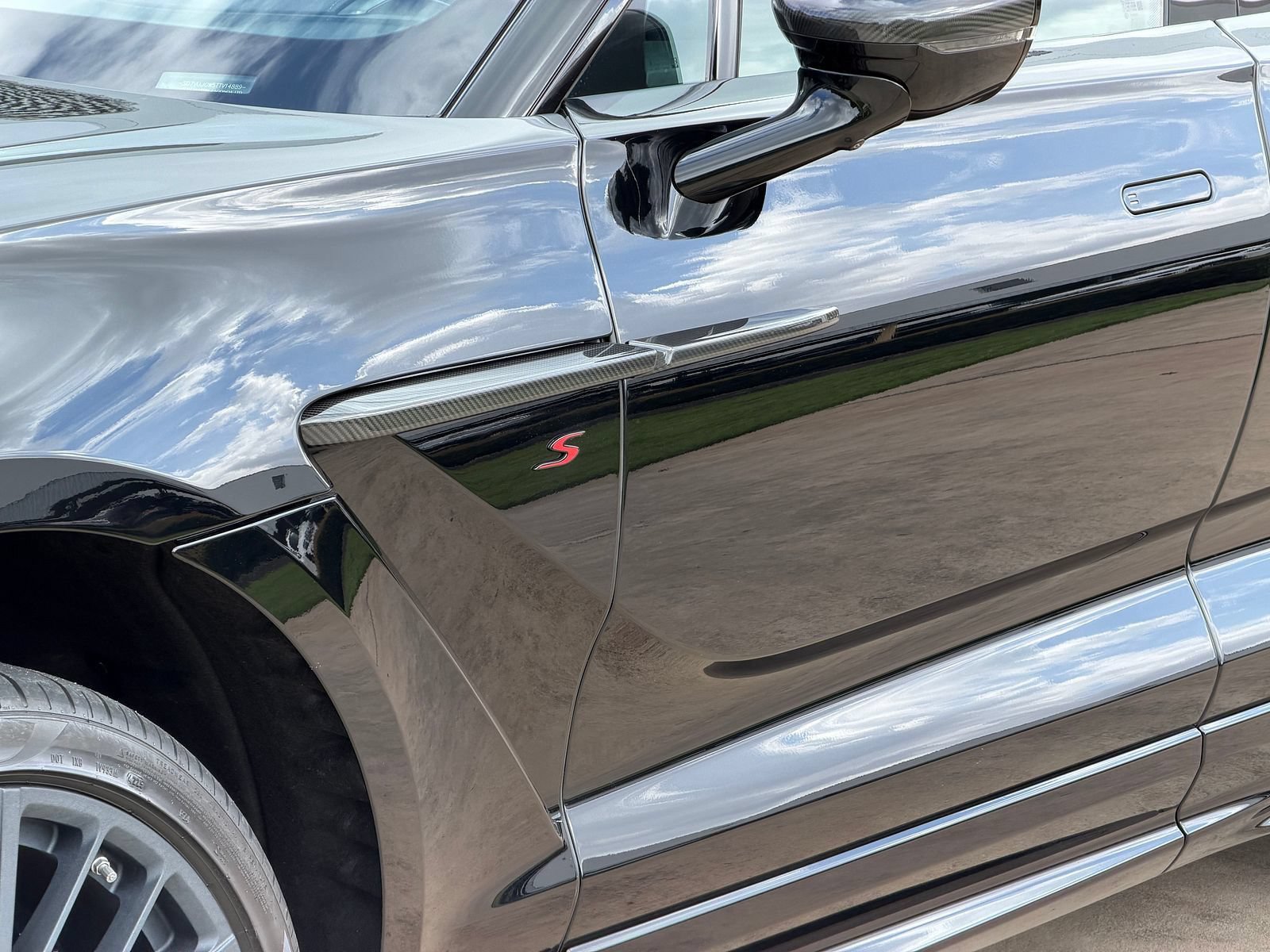 New 2026 Aston Martin DBX 707 AWD/4WD image 13