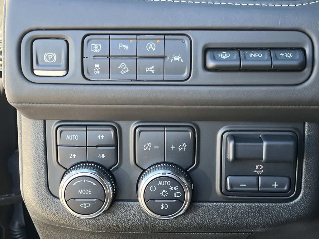 Used 2024 GMC Yukon XL Denali Ultimate image 30