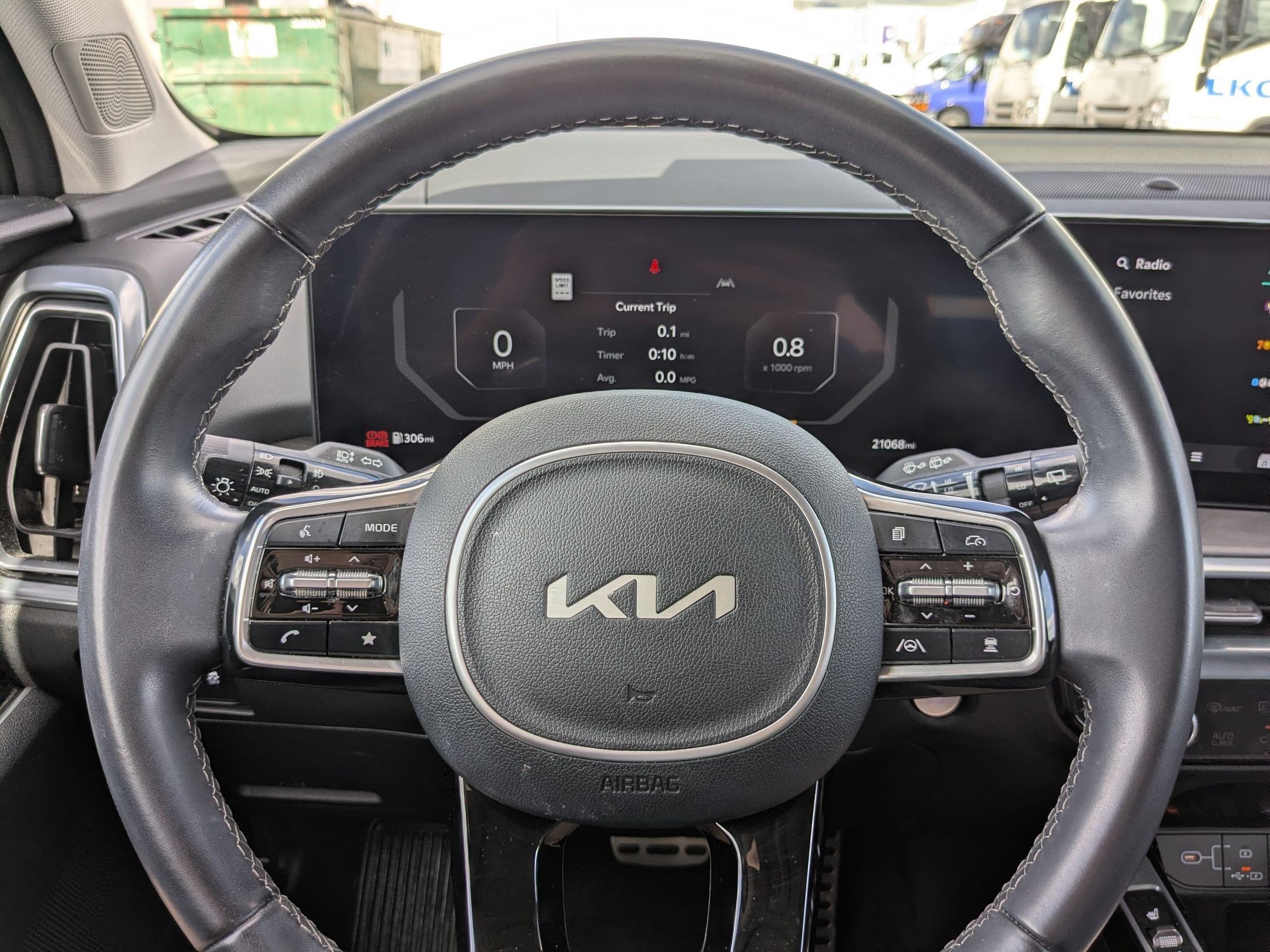Certified 2025 Kia Sorento SX AWD/4WD image 16
