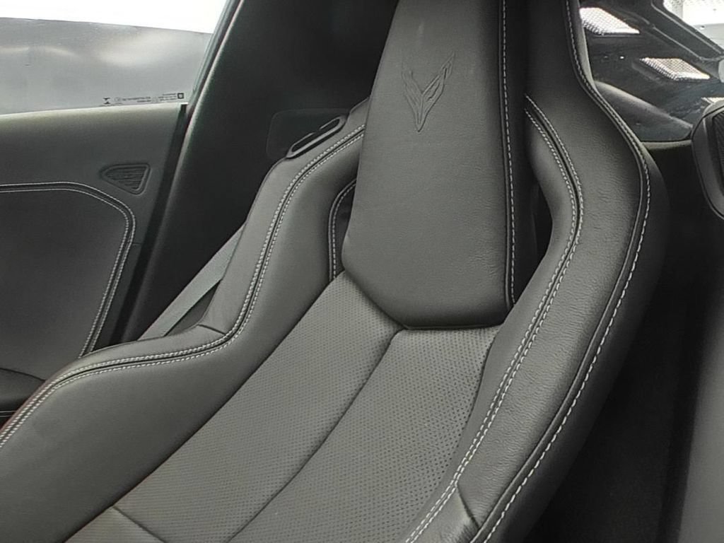 Used 2020 Chevrolet Corvette Stingray Coupe w/ 1LT RWD image 9