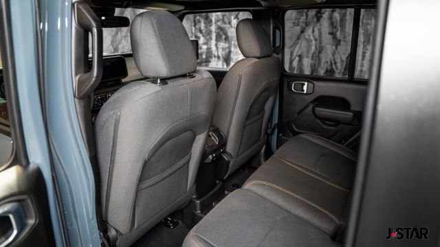 Used 2024 Jeep Wrangler Unlimited image 12