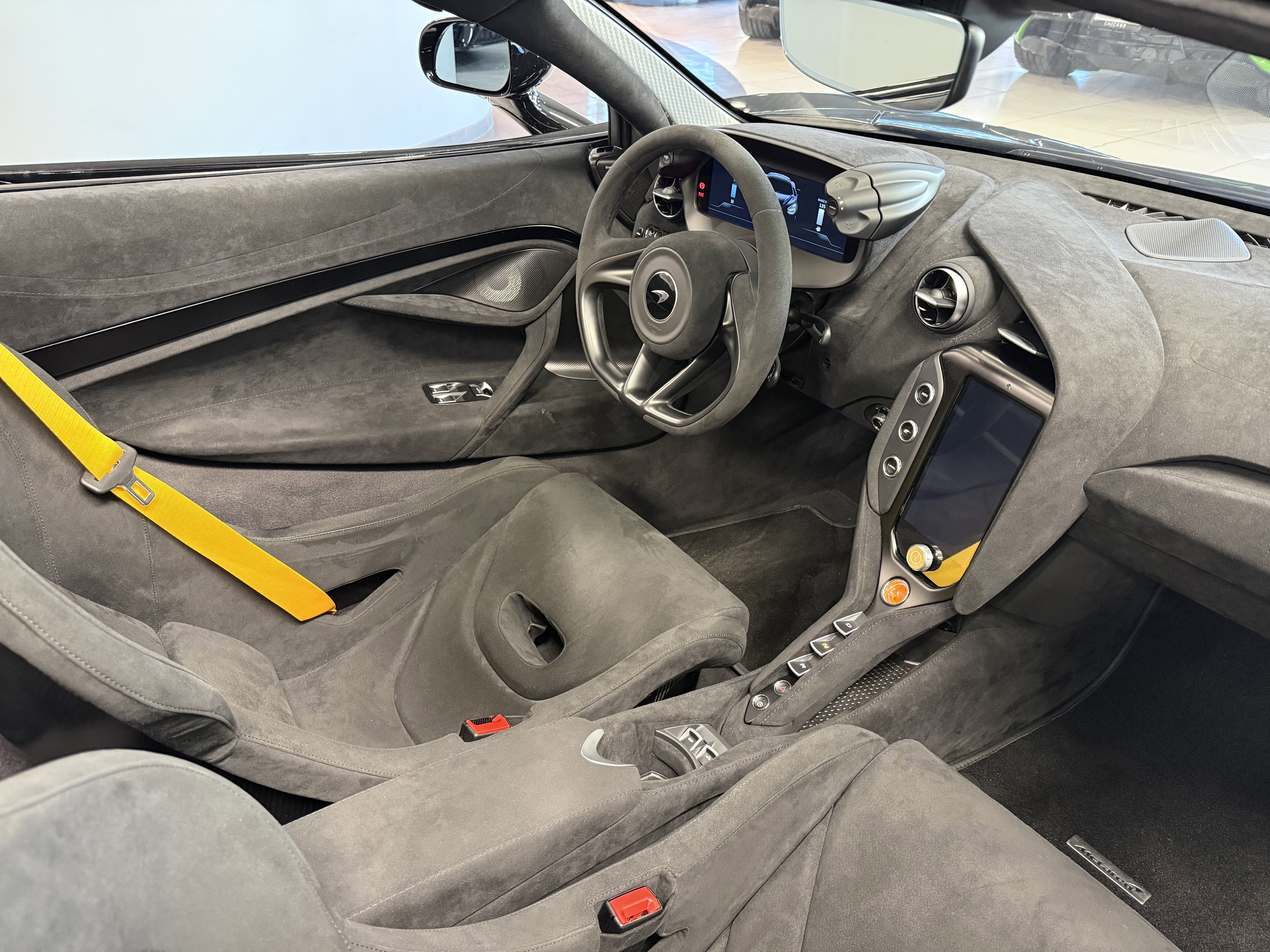 Used 2025 McLaren 750S Spider image 21