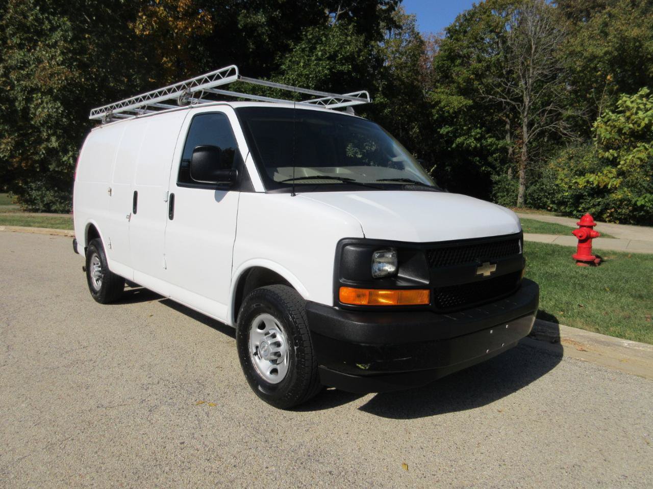 Used 2017 Chevrolet Express 3500 RWD image 25