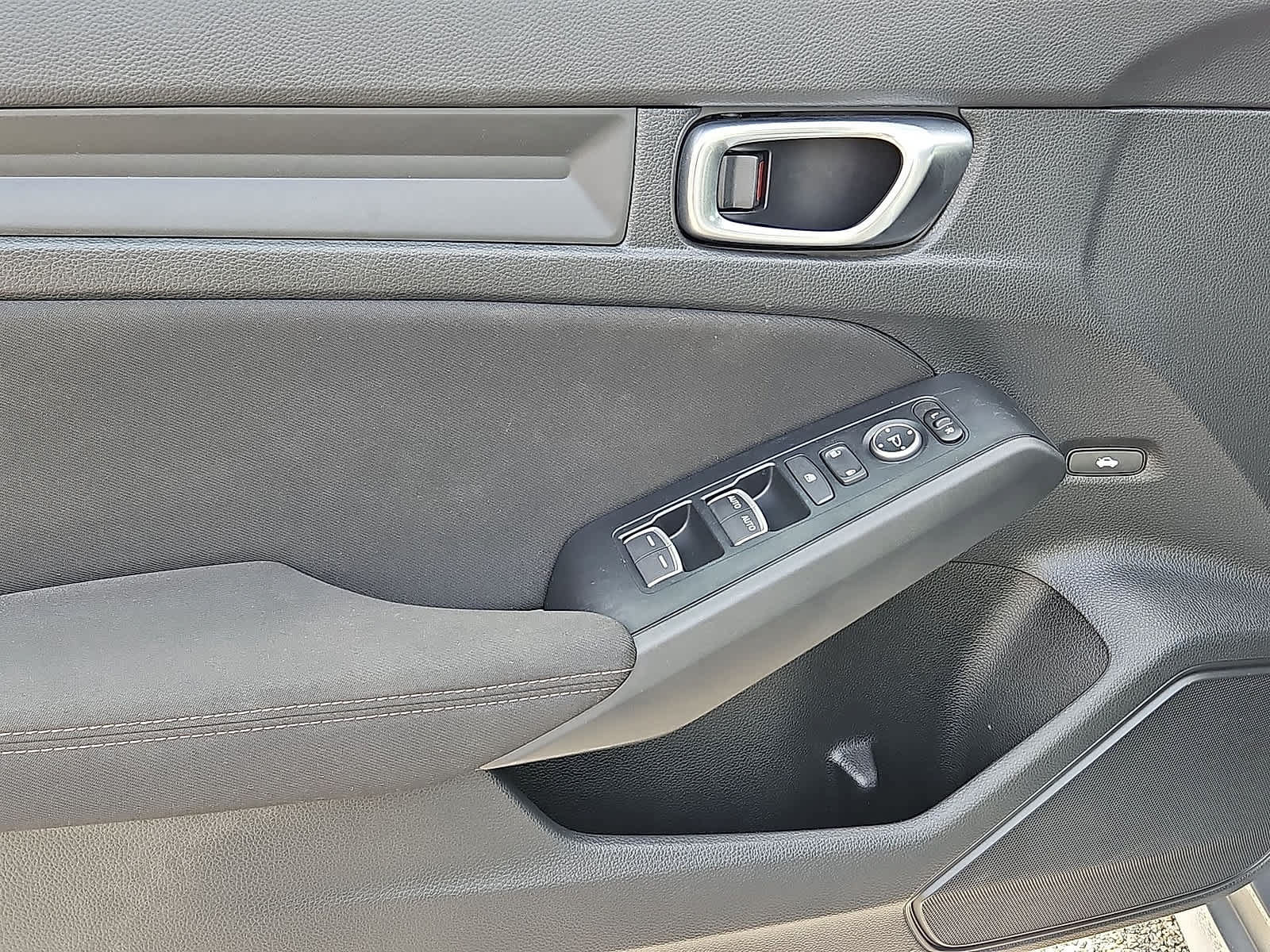 Used 2025 Honda Civic Sport image 26