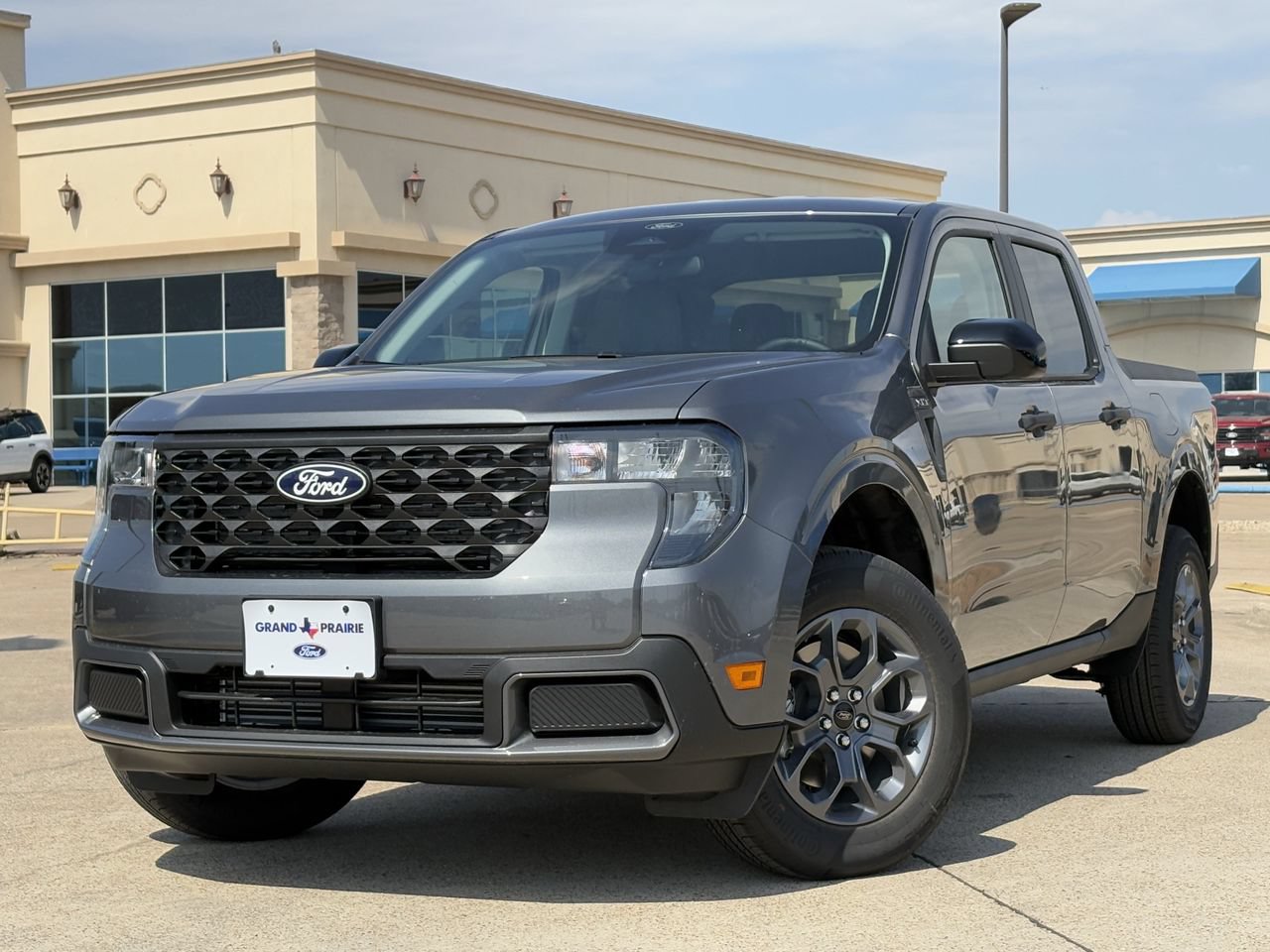 New 2026 Ford Maverick XLT w/ XLT Luxury Package FWD image 2