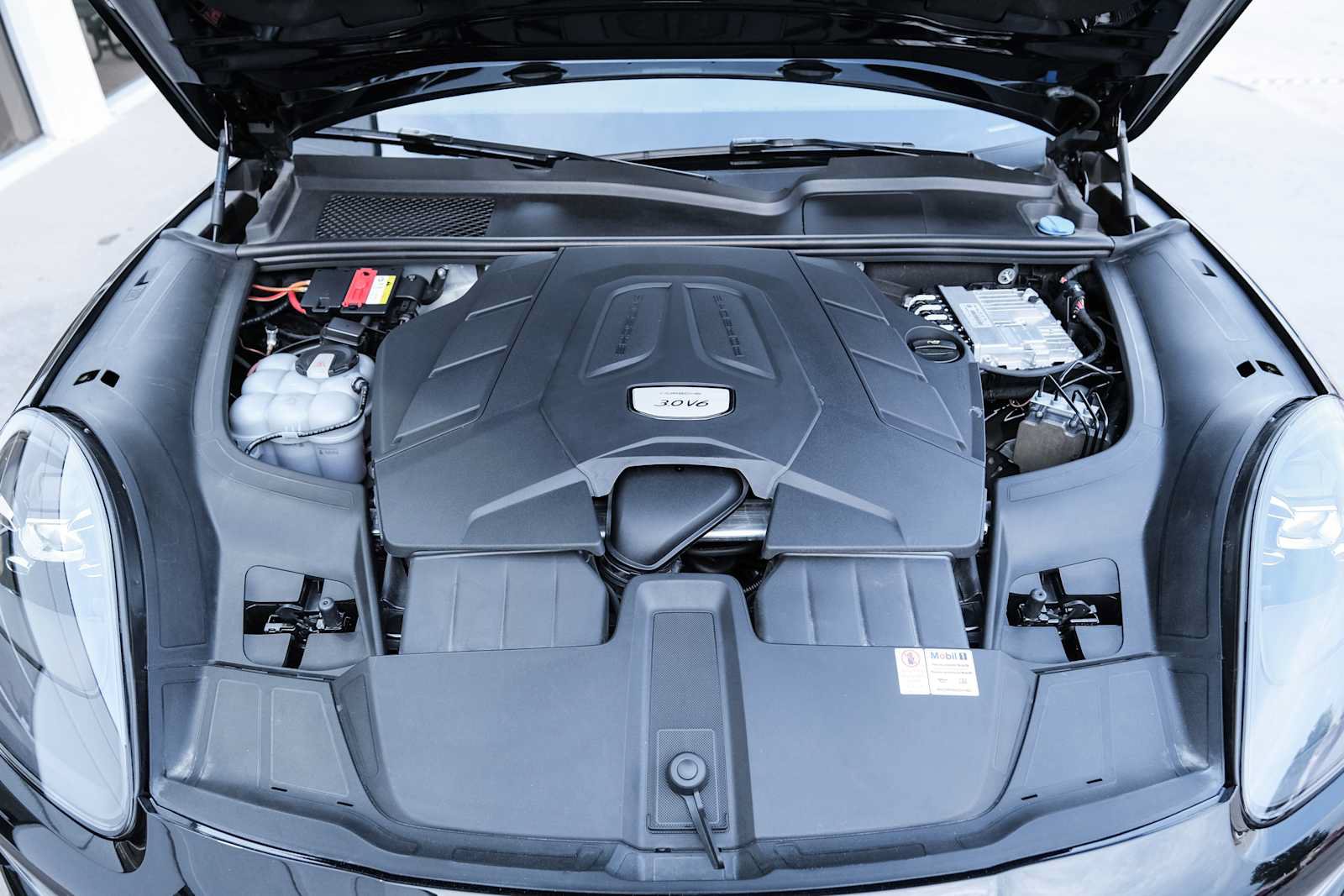 Used 2019 Porsche Cayenne AWD/4WD image 48