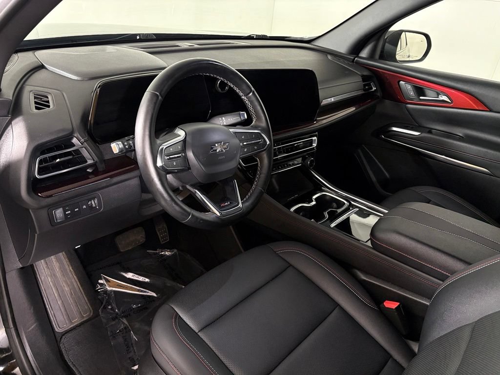 Used 2025 Chevrolet Traverse Z71 AWD/4WD image 17