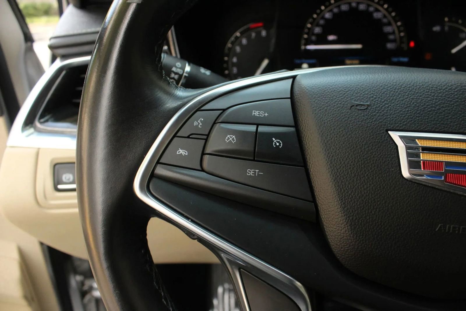 Used 2018 Cadillac XT5 AWD image 70