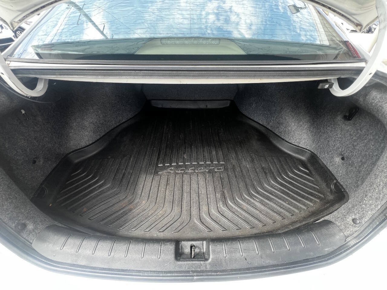 Used 2015 Honda Accord EX-L image 11