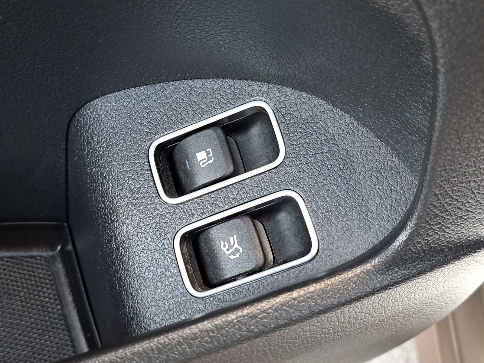 Used 2024 Mercedes-Benz GLE 450e 4MATIC image 32