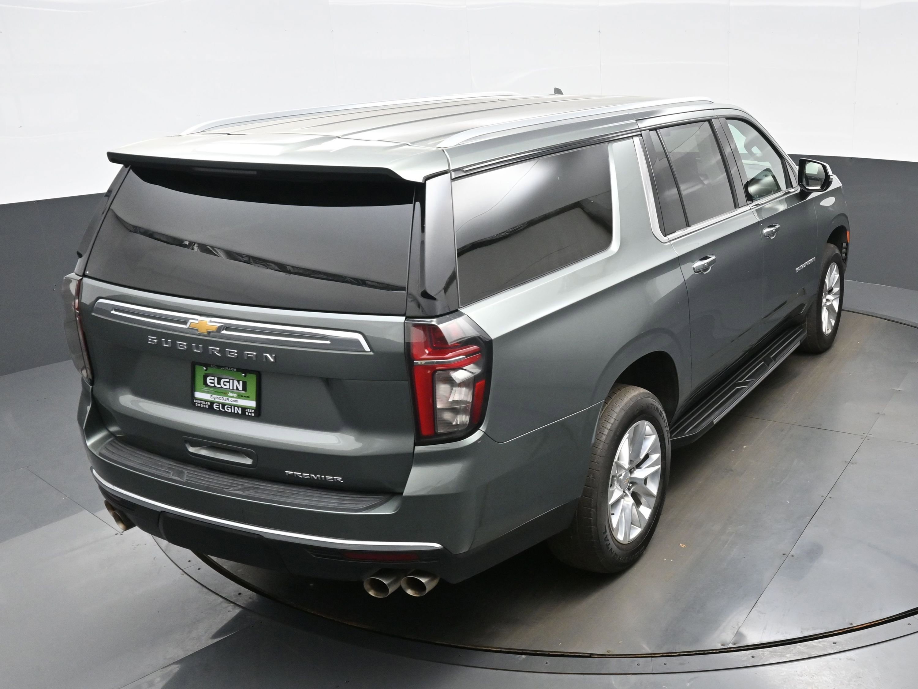 Used 2023 Chevrolet Suburban Premier AWD/4WD image 38