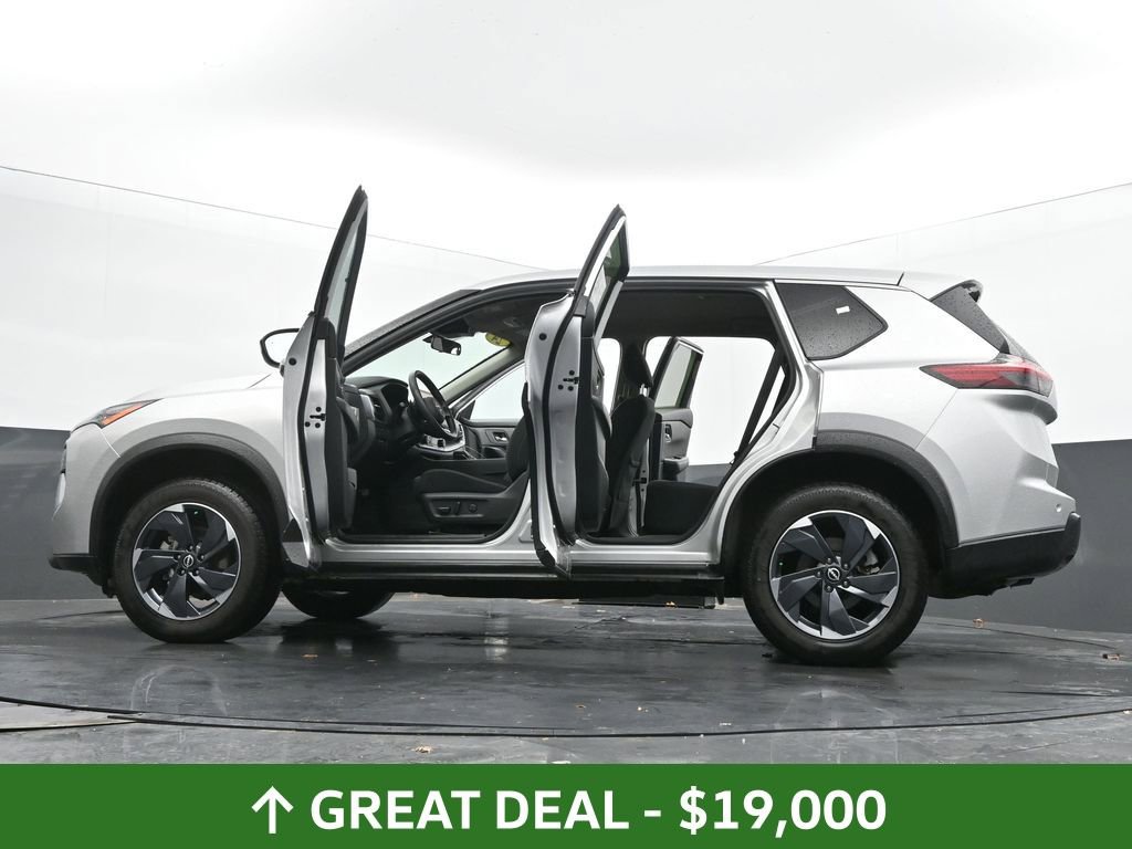 Used 2024 Nissan Rogue SV image 73